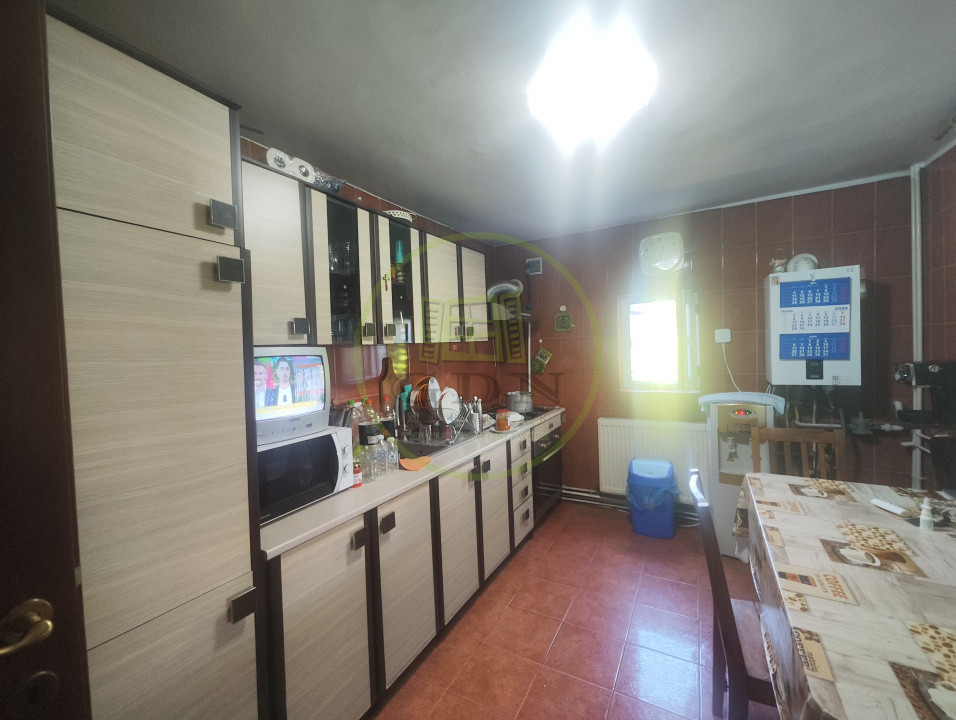 Casa 5 camere, teren 1073 mp,  Craiova, cartier Lascar Catargiu