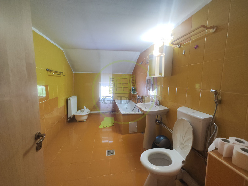 Casa 5 camere, teren 1073 mp,  Craiova, cartier Lascar Catargiu