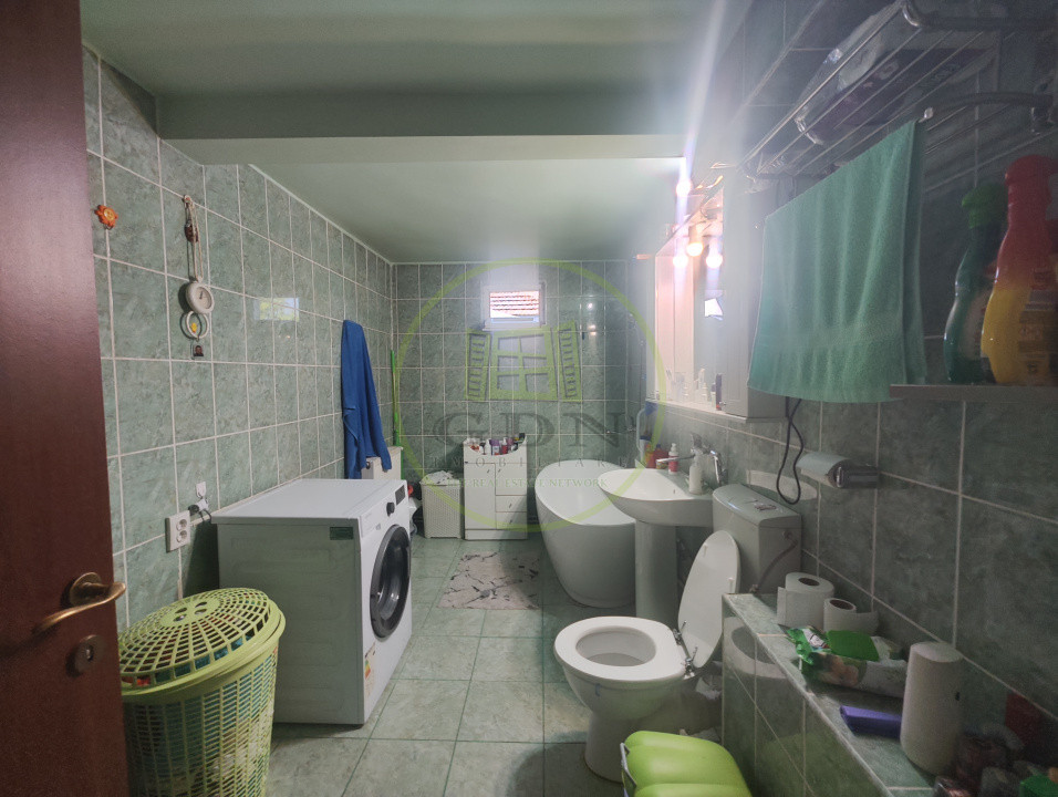 Casa 5 camere, teren 1073 mp,  Craiova, cartier Lascar Catargiu