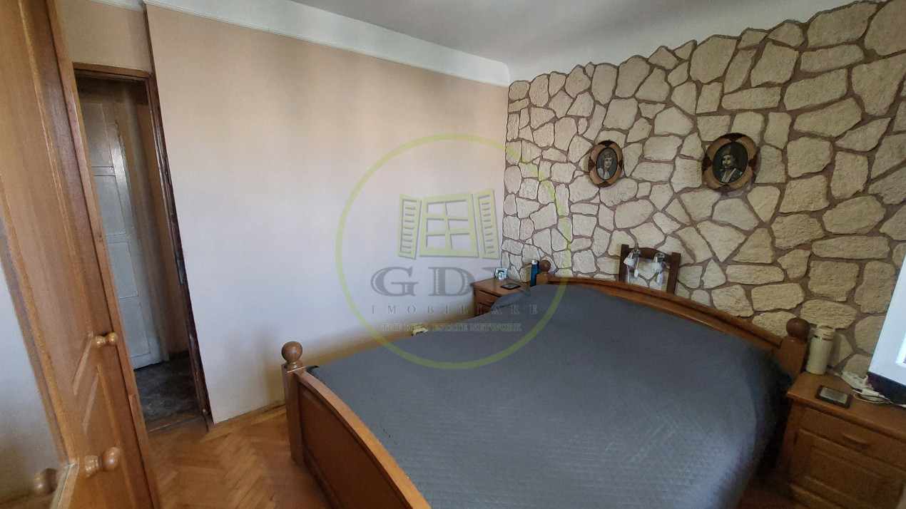 Apartament 4 camere, decomandat, 87 mp, cartier 1 Mai, zona Sara