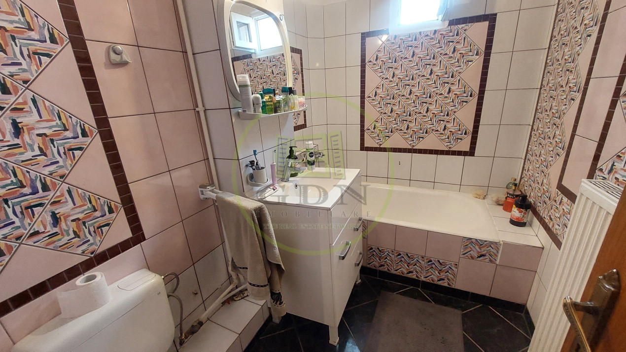 Apartament 4 camere, decomandat, 87 mp, cartier 1 Mai, zona Sara