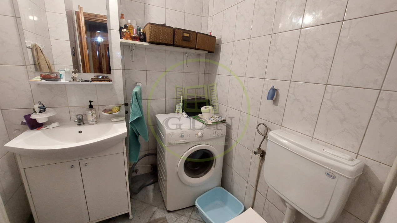 Apartament 4 camere, decomandat, 87 mp, cartier 1 Mai, zona Sara