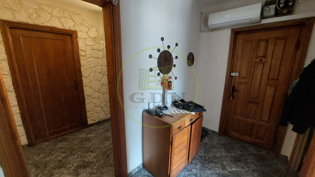Apartament 4 camere, decomandat, 87 mp, cartier 1 Mai, zona Sara