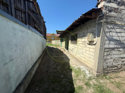 Teren 277 mp + Constructie demolabila, Craiova, zona Ciuperca