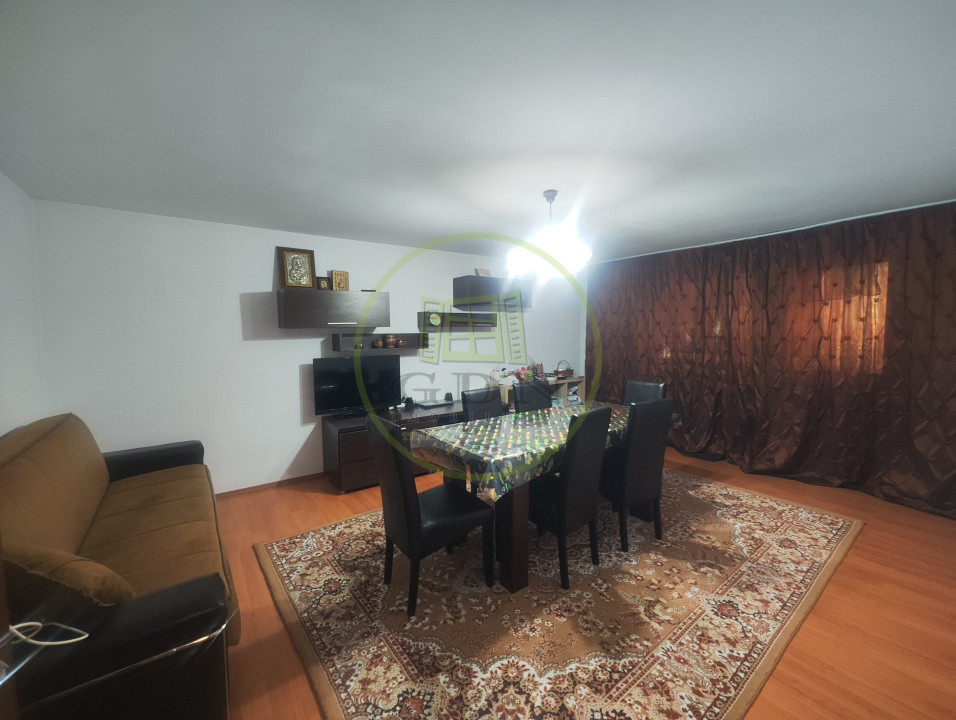 Casa 6 camere, teren 400 mp, localitatea Braniste, com. Podari