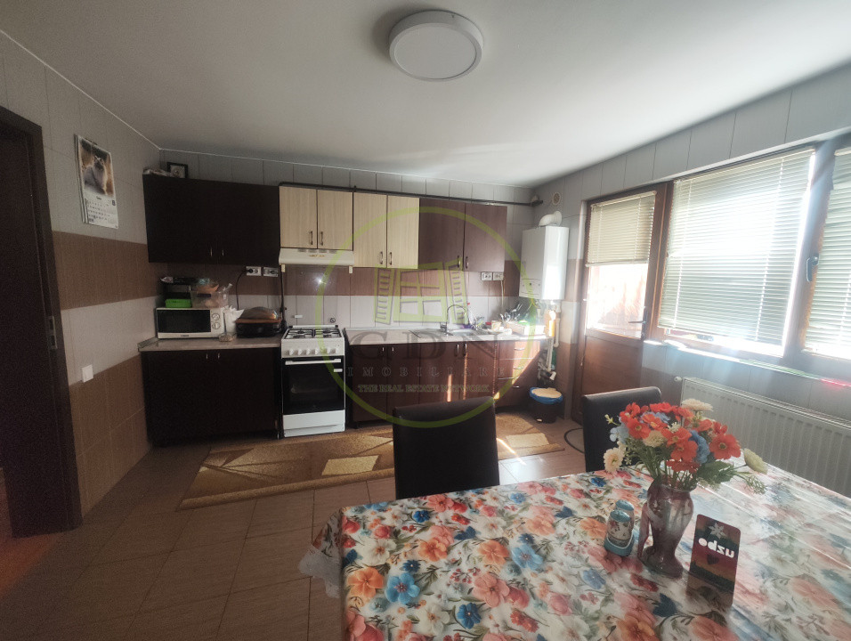 Casa 6 camere, teren 400 mp, localitatea Braniste, com. Podari