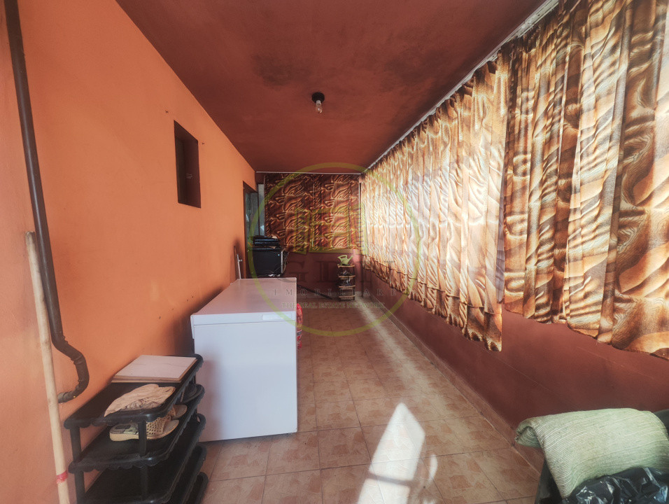 Casa 6 camere, teren 400 mp, localitatea Braniste, com. Podari