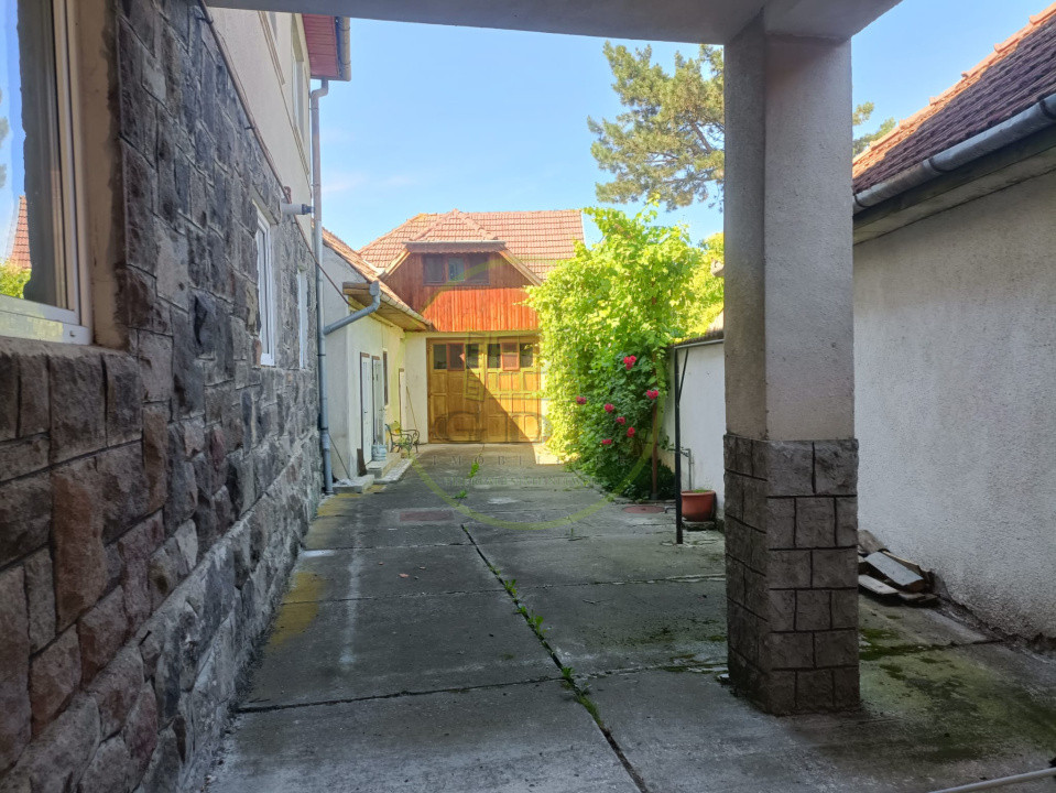Casă vilă de vânzare în Reghin, zona centrală.