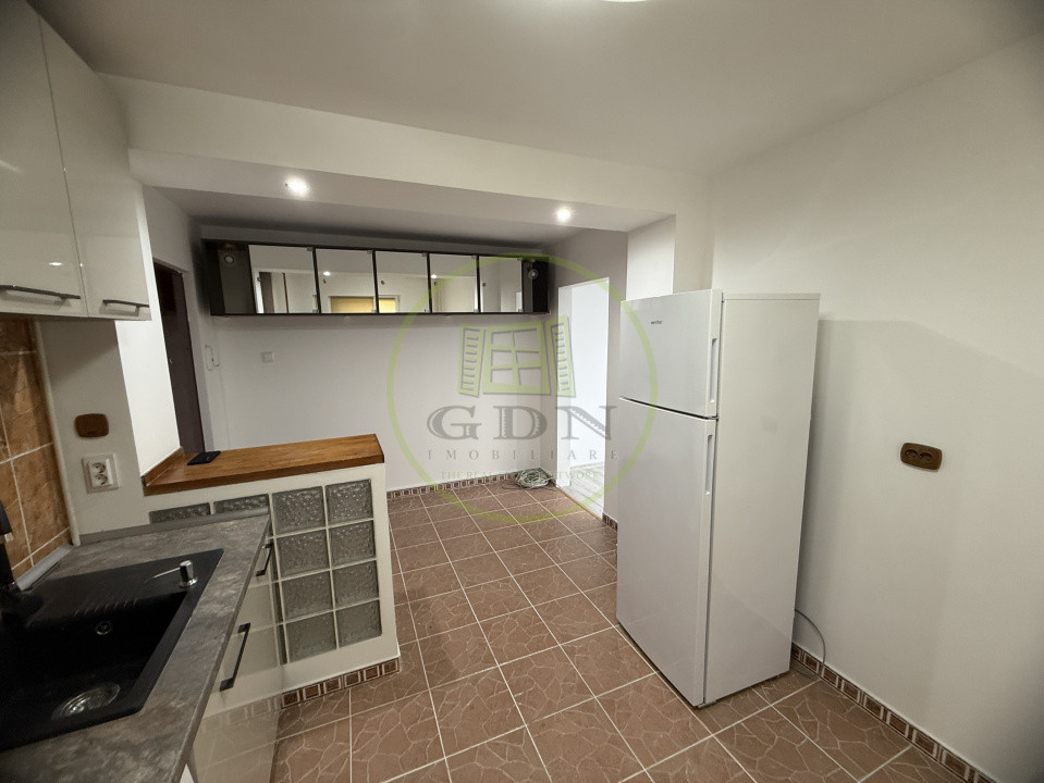 Apartament 3 camere, 63.8 mp, Centru