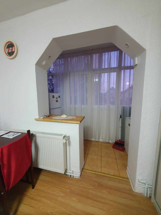 Apartament 3 camere, zona Rahova, 46 mp utili