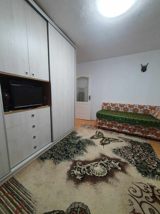 Apartament 3 camere, zona Rahova, 46 mp utili