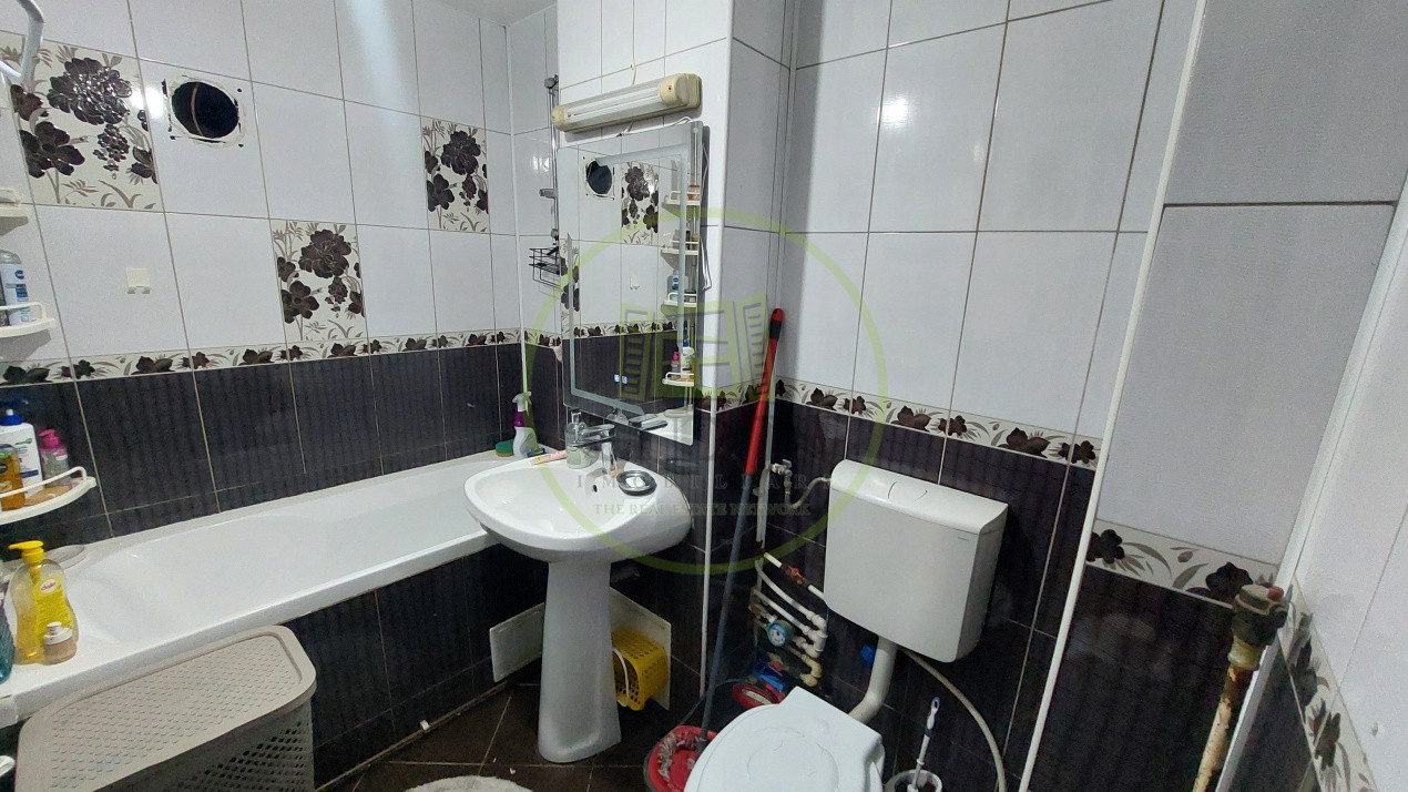 Apartament doua camere decomandat, 57 mp, Craiovita, zona Scoala Elena Farago