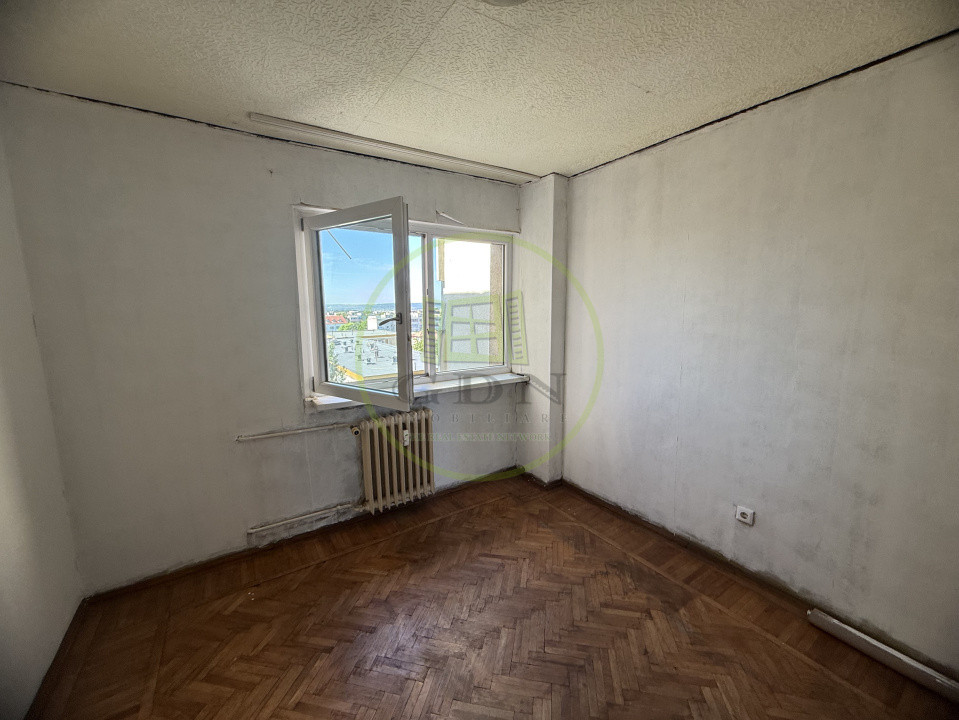 Apartament 4 camere, 76.55 mp, Calea București, zona Rotonda