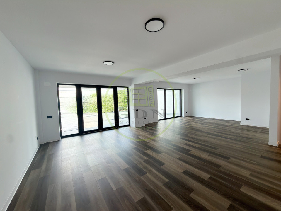 Spatiu comercial, 126 mp, Central, zona Piata Centrala 