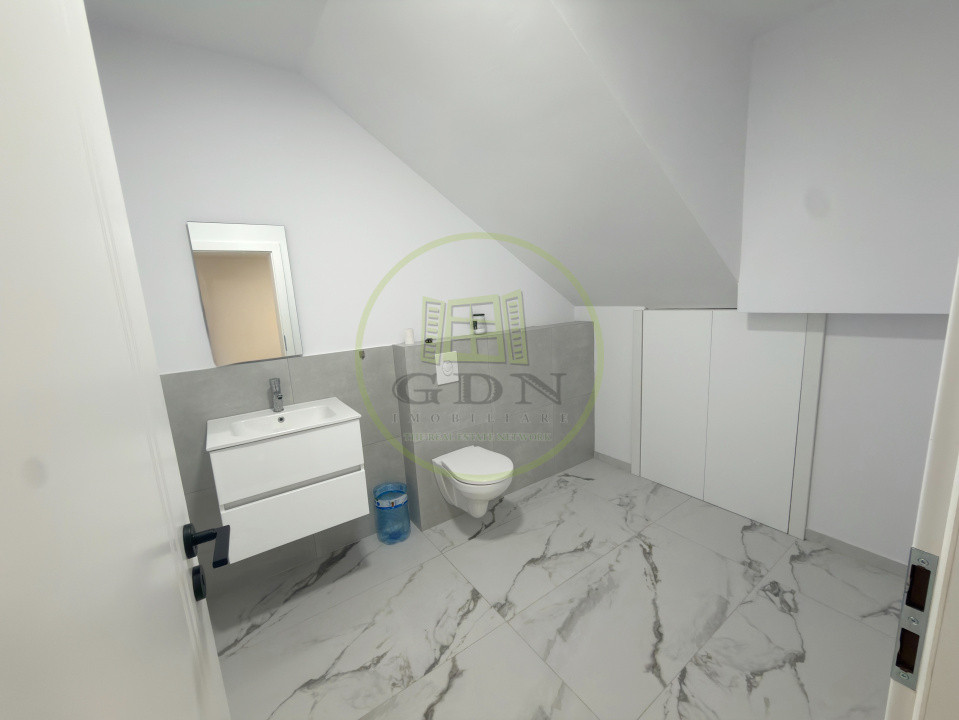 Spatiu comercial, 126 mp, Central, zona Piata Centrala 