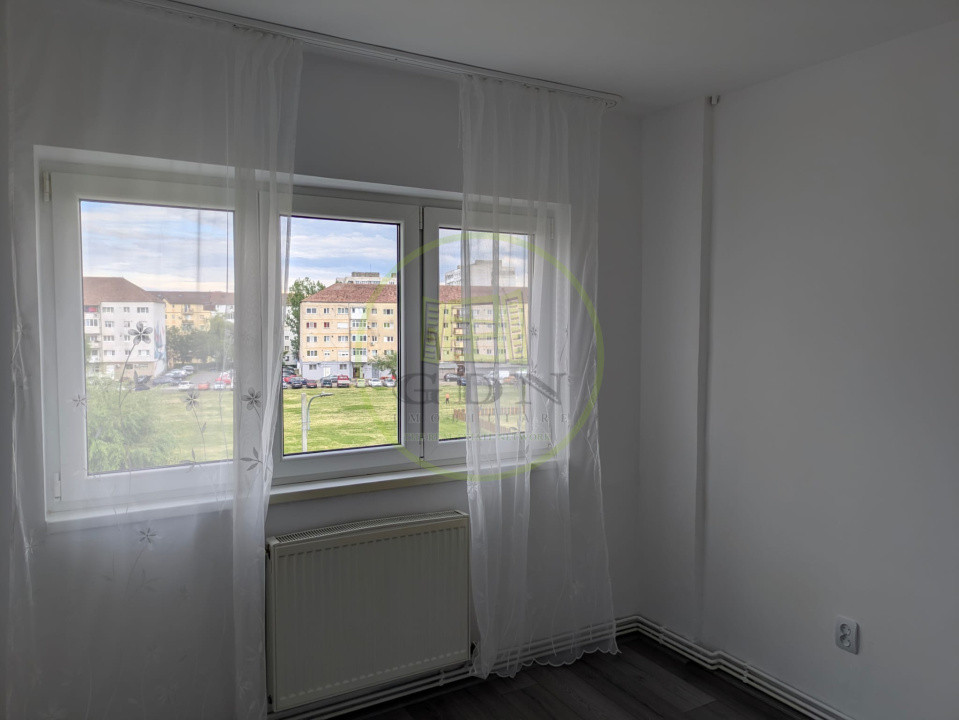 Apartament 2 camere de inchiriat, 300 Euro