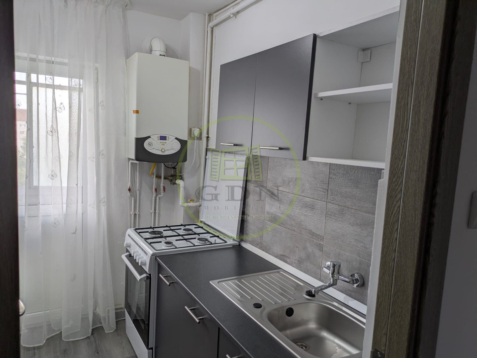 Apartament 2 camere de inchiriat, 300 Euro