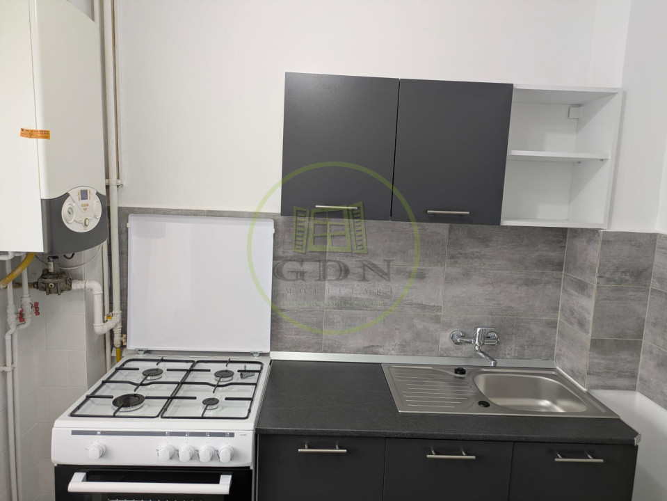 Apartament 2 camere de inchiriat, 300 Euro