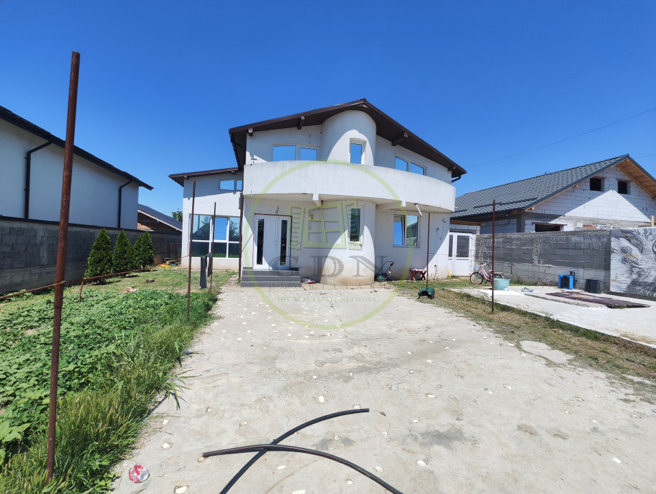 Casa 5 camere, teren 432 mp, Malu Mare, zona cartier Veterani