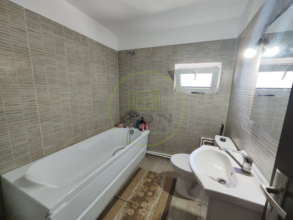 Casa 5 camere, teren 432 mp, Malu Mare, zona cartier Veterani