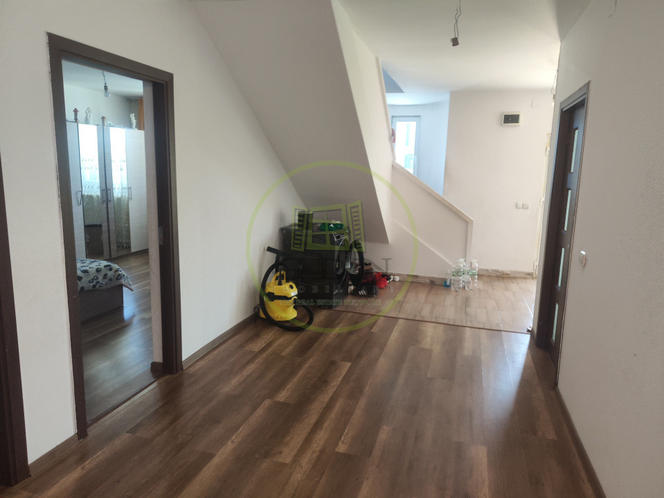 Casa 5 camere, teren 432 mp, Malu Mare, zona cartier Veterani