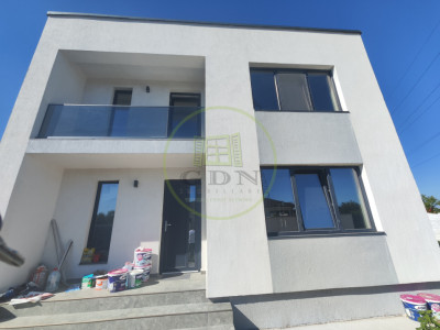 Casa 4 camere, teren 340 mp, Malu Mare, zona cartiere Veterani.