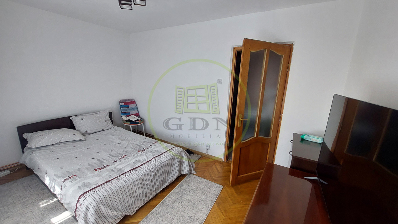 Apartament 3 camere, decomandat, 65 mp, cartier Siloz, zona Nanterre