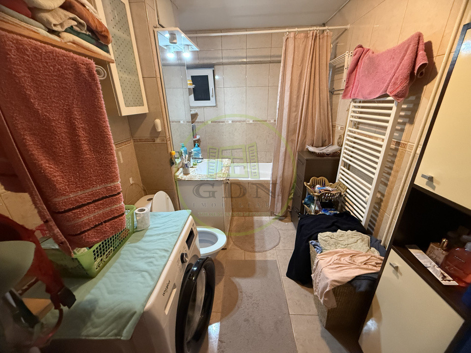 Apartament 3 camere, 95 mp, cartier Valea Roșie, zona Biserica 