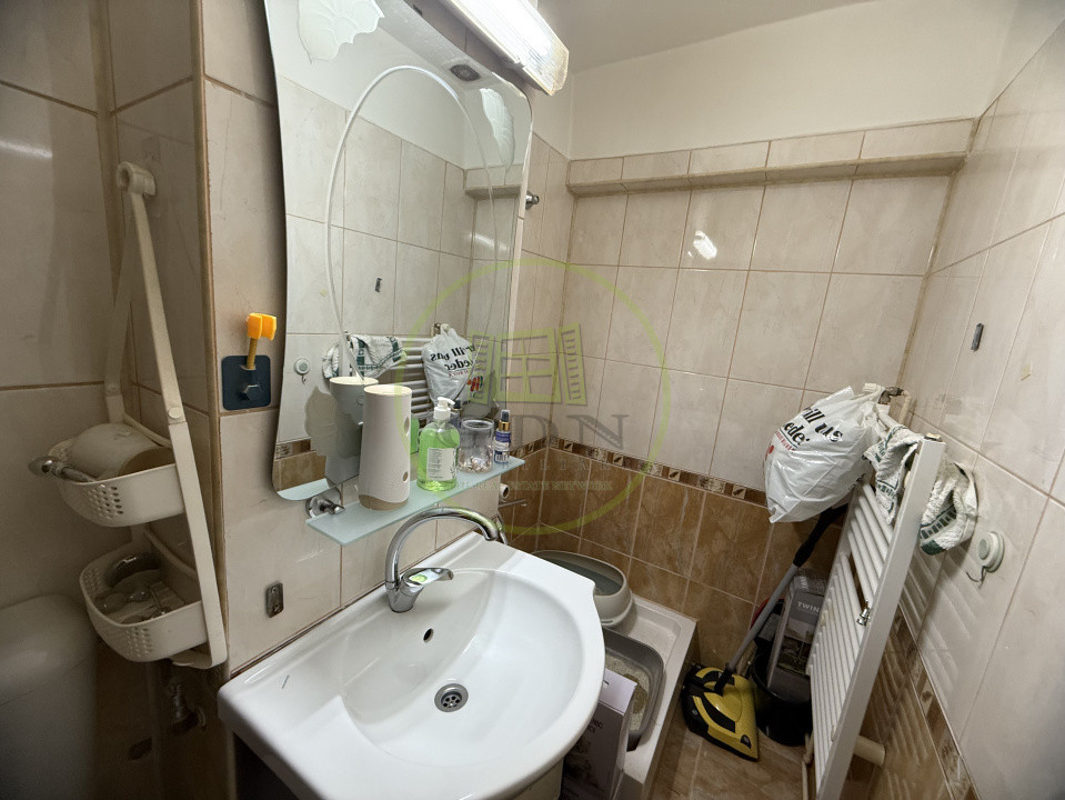 Apartament 3 camere, 95 mp, cartier Valea Roșie, zona Biserica 