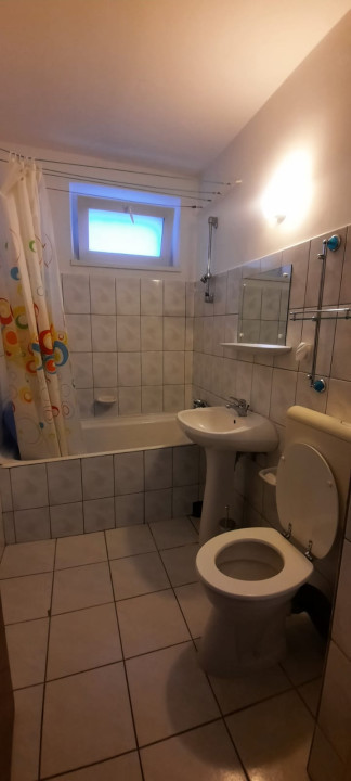 Apartament 65 mp utili, 3 camere, bloc izolat in Terezian.