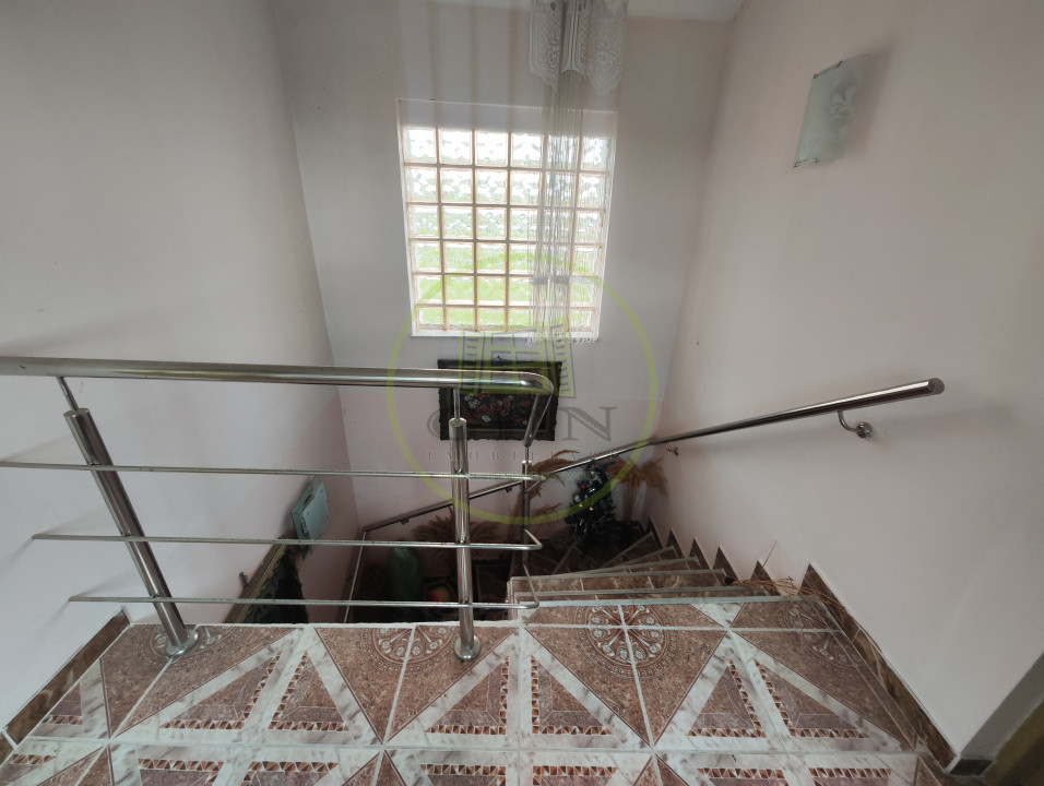 Casa 3 camere, teren 1309 mp, Loc. Pielesti.