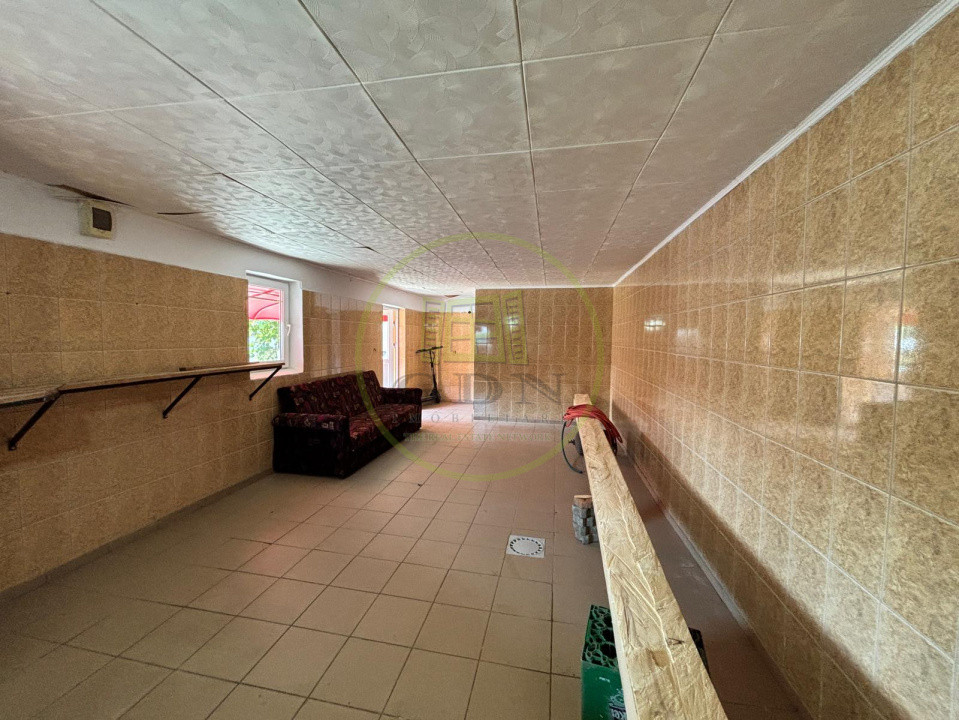 Spatiu comercial, 32 mp, cartier Bariera Valcii, zona scoala Ion Tuculescu