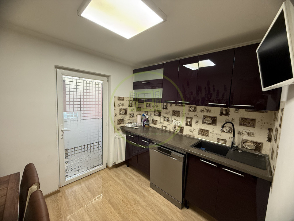 Apartament 3 camere, 64.34 mp, cartier Rovine, zona Biserică 
