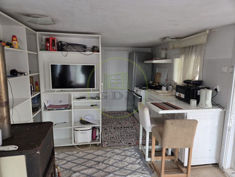 Casa de vanzare 96 mp+2200 mp teren, LOC. Colibi