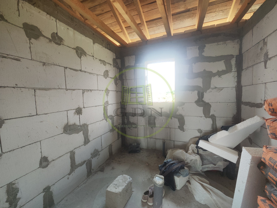 Casa 4 camere, teren 402 mp, localitatea Isalnita.