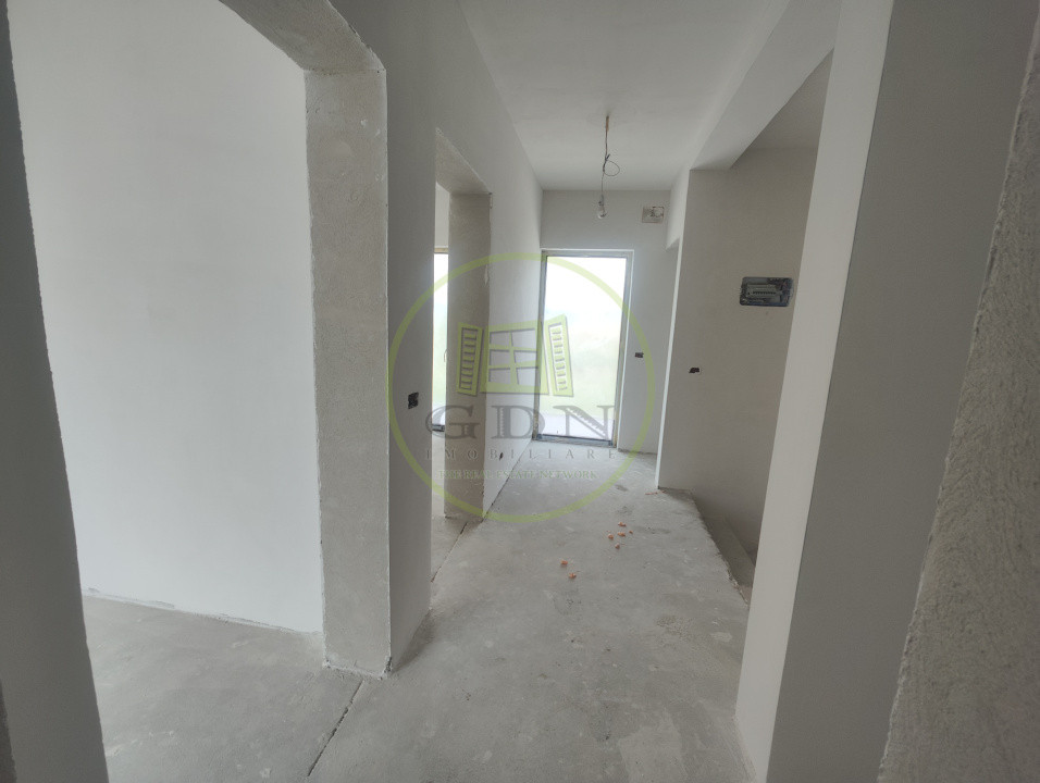 Casa 3 camere, teren 135 mp, Craiova, cartier Veterani