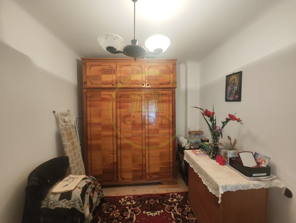 Casa 3 camere, teren 1285 mp, Mofleni, zona parcul Tineretului