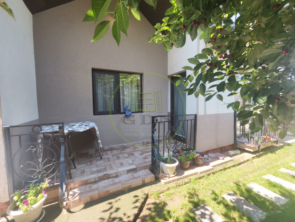 Casa 3 camere, teren 202 mp, Malu Mare, zona Damila.