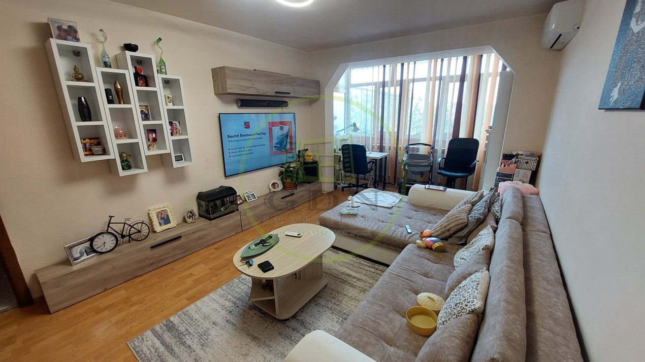 Apartament 3 camere, semidecomandat, 75 mp, Craiovita, zona Kaufland