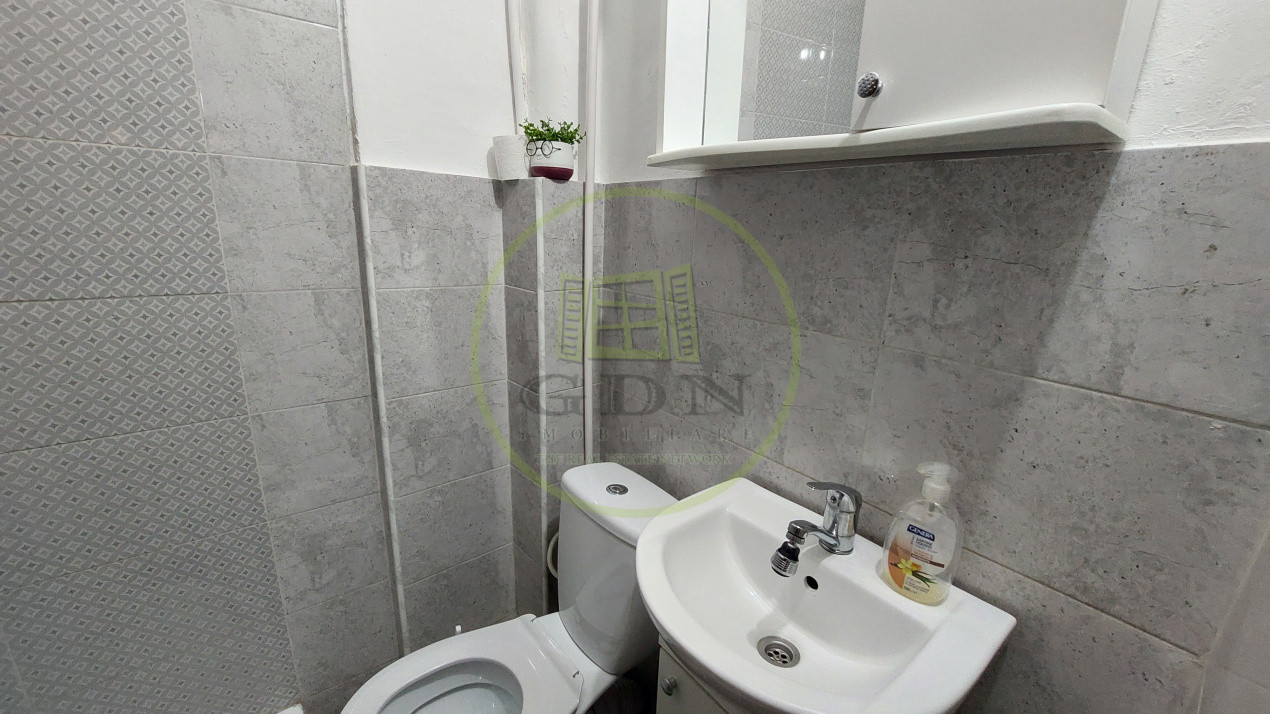 Apartament 3 camere, semidecomandat, 75 mp, Craiovita, zona Kaufland