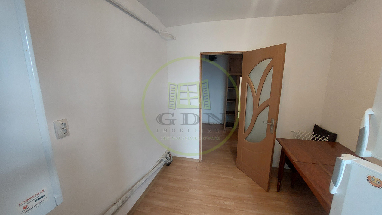 Apartament doua camere decomandat, Cartier Garii, zona Posta