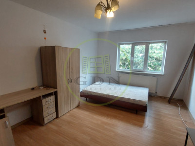 Apartament doua camere decomandat, Cartier Garii, zona Posta