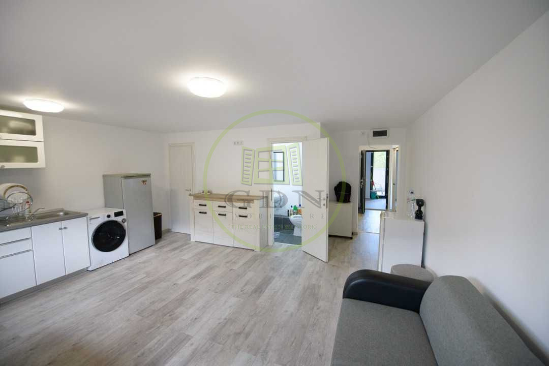 Garsonieră la casă, 32 mp | Demisol înalt | Stadionul Municipal