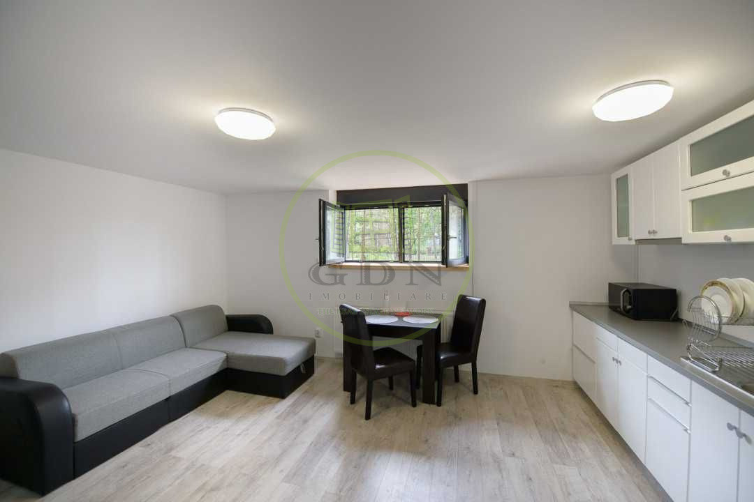 Garsonieră la casă, 32 mp | Demisol înalt | Stadionul Municipal