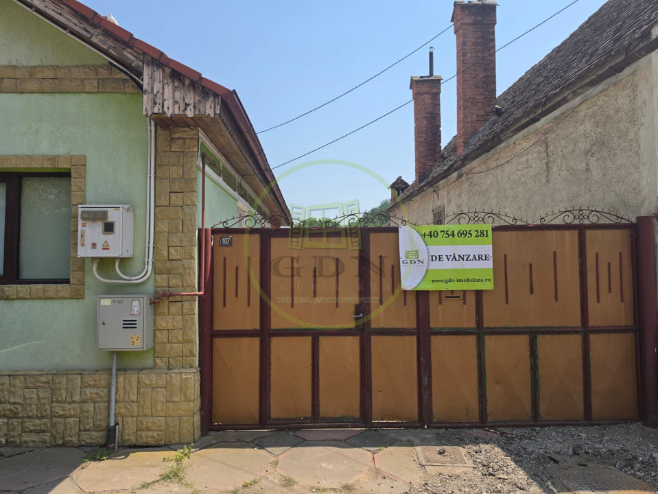 Casa la tara, Apoldul de Sus, 4 camere dormitoare, anexe, pivnita, teren 1200 mp