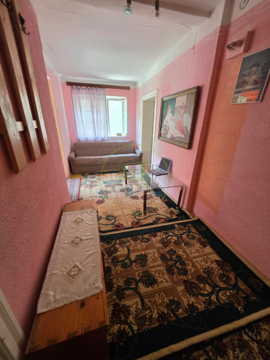 Casa la tara, Apoldul de Sus, 4 camere dormitoare, anexe, pivnita, teren 1200 mp
