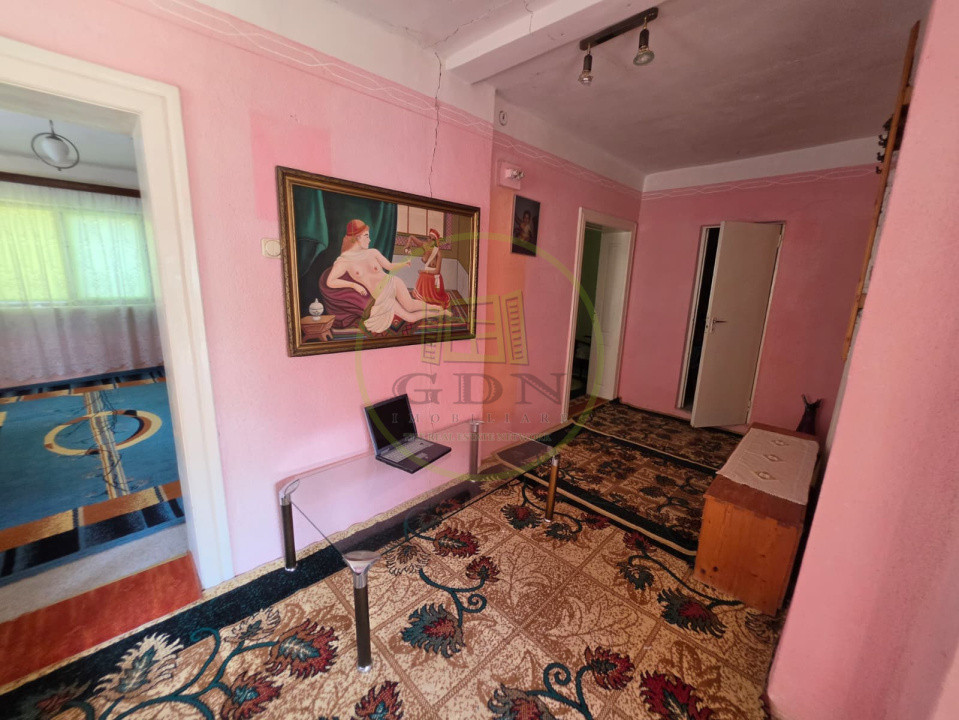 Casa la tara, Apoldul de Sus, 4 camere dormitoare, anexe, pivnita, teren 1200 mp