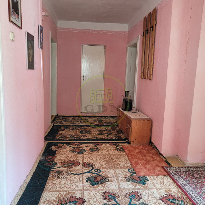 Casa la tara, Apoldul de Sus, 4 camere dormitoare, anexe, pivnita, teren 1200 mp