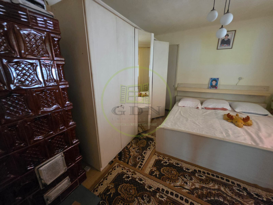 Casa la tara, Apoldul de Sus, 4 camere dormitoare, anexe, pivnita, teren 1200 mp