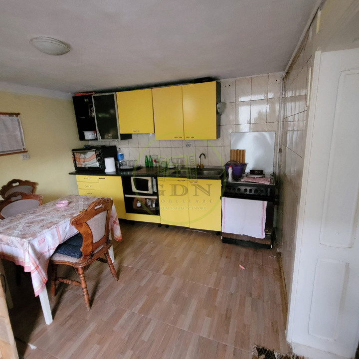 Casa la tara, Apoldul de Sus, 4 camere dormitoare, anexe, pivnita, teren 1200 mp